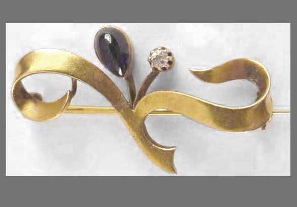 Sapphire & Diamond Gold Pin Front