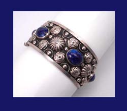 Lapiz Glass Cabochon Hinged Bracelet Front