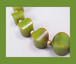 Green Bakelite Beaded Necklace Close