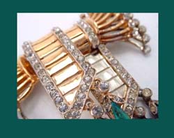 DeRosa Sterling Vermeil Rhinestone Brooch Signature