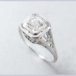 14k White Gold Filigree Diamond Ring