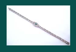 10k Gold Filigree and Emerald Green Glass Bracelet Full
