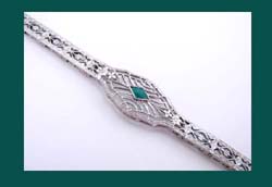 10k Gold Filigree and Emerald Green Glass Bracelet