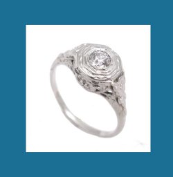 18k White Gold Filigree Diamond Ring