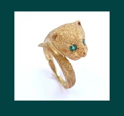 14k Gold Cat Ring with Emerald Eyes
