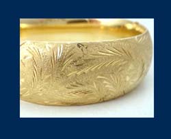 14k Gold Etched Bracelet Close Up