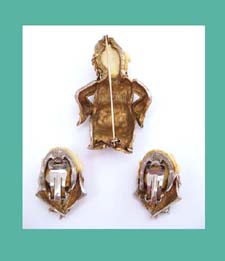 Har Laughing Chinaman Pin and Earrings Back