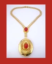 Hobe Revival Glass Scarab Locket