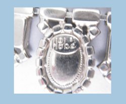 Hobe Saphiret Rhinestone Necklace Signature