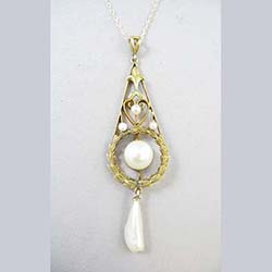 Edwardian Pearl 14k Gold Pendant
