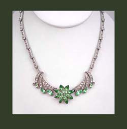 Vintage ORA Peridot Rhinestone Floral Necklace