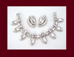 Sparkling Pennino Rhinestone Bracelet and Earrings Back
