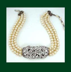 Rhinestone & Glass Pearl Choker Full