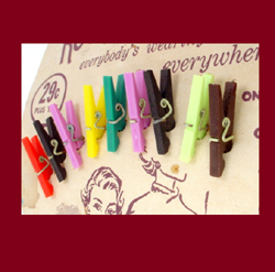 Rock 'n' Roll Plastic Pins Close