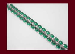 Breathtaking Trifari Emerald Green Glass Cabochon Bracelet Full