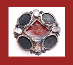 Vendome Carnelian and Aventurine Glass Pin Signature
