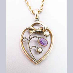 Amethyst and Pearl 9ct Gold Pendant