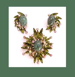 Turquoise Glass Cabochon and Olivine Rhinestone Pin and Earrings