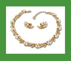 Trifari Glass Pearl Golden Necklace and Earrings